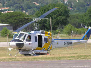 30206_Bell205A1_D-HOOK.jpg (258416 octets)